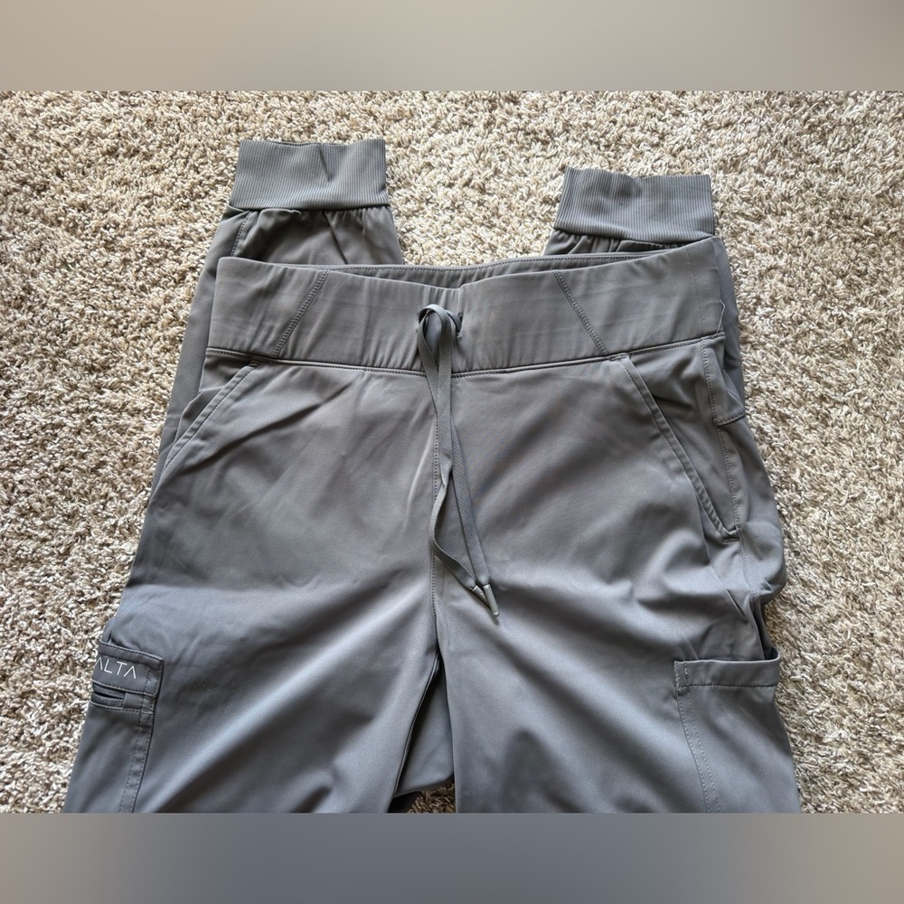 Women’s Alta Brand Scrub joggers